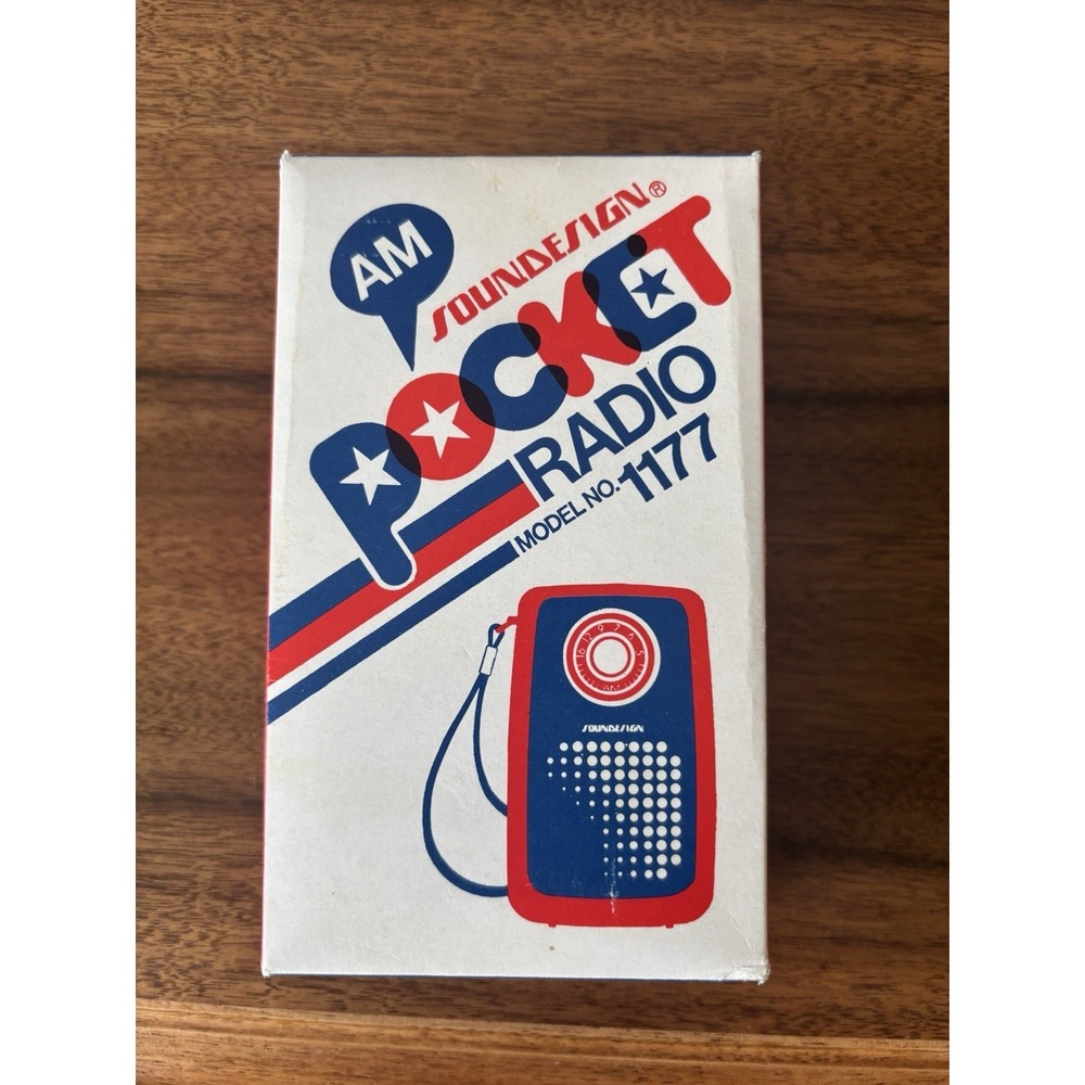 Vintage Collectible Soundesign Pocket AM Radio Model 1177 Red / White NEW